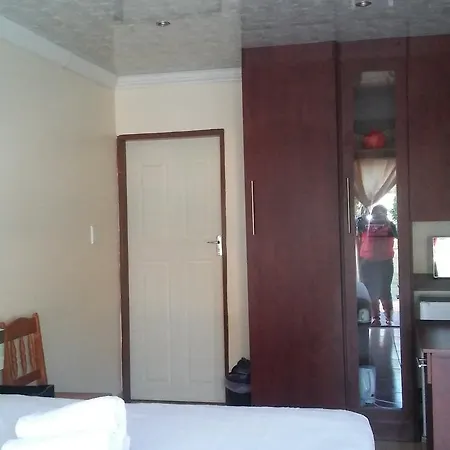 Lekoa And Trading Bed & Breakfast 3*
